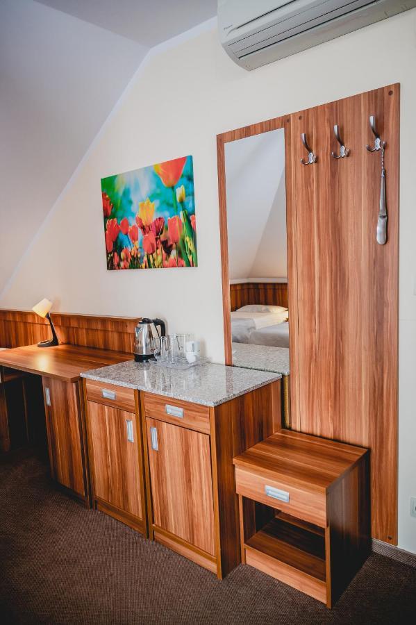 Hotel Nad Morzem- Art-Pension Swierzno Ngoại thất bức ảnh
