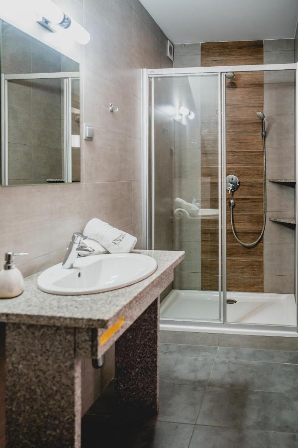 Hotel Nad Morzem- Art-Pension Swierzno Ngoại thất bức ảnh