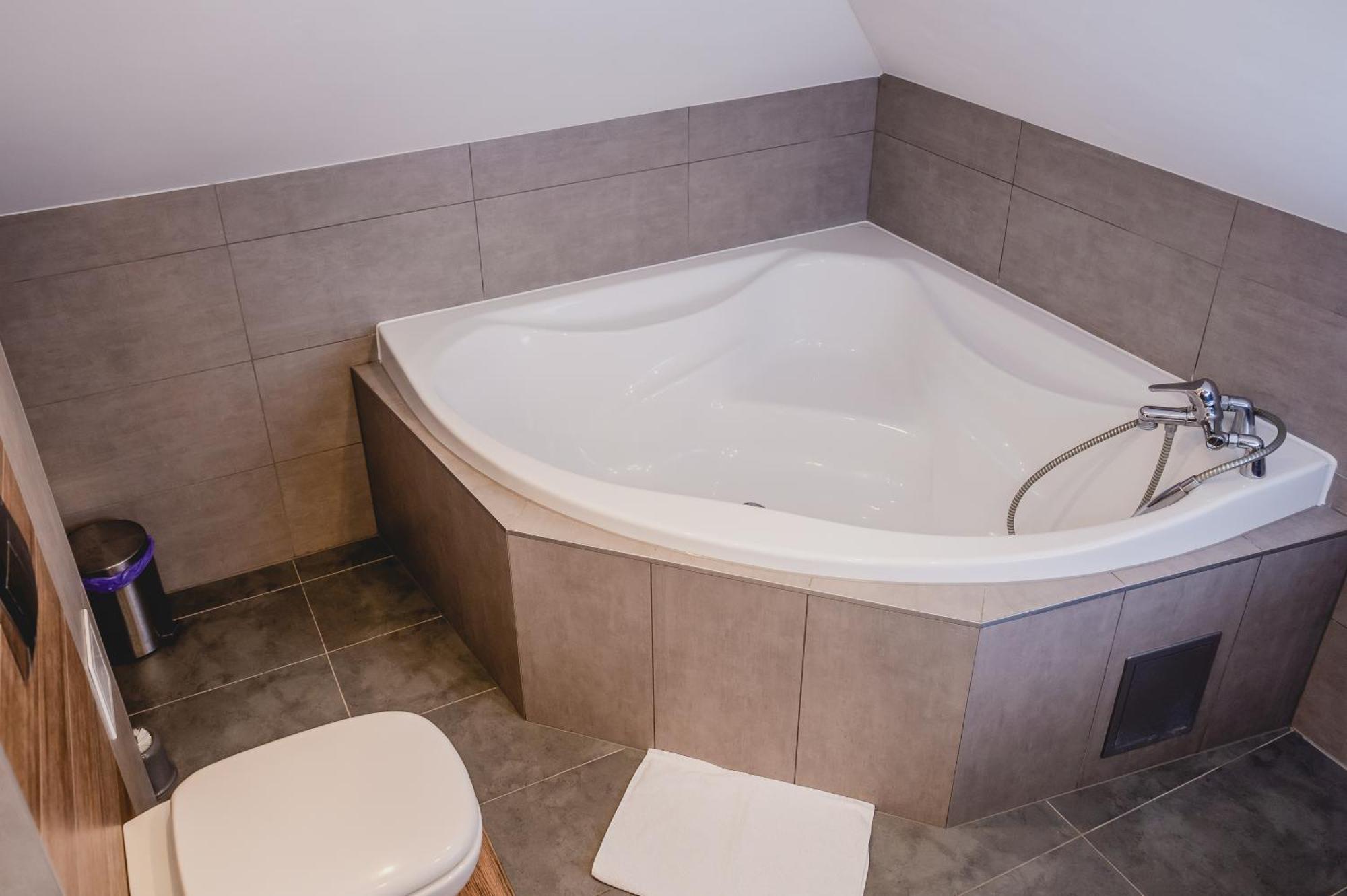 Hotel Nad Morzem- Art-Pension Swierzno Ngoại thất bức ảnh